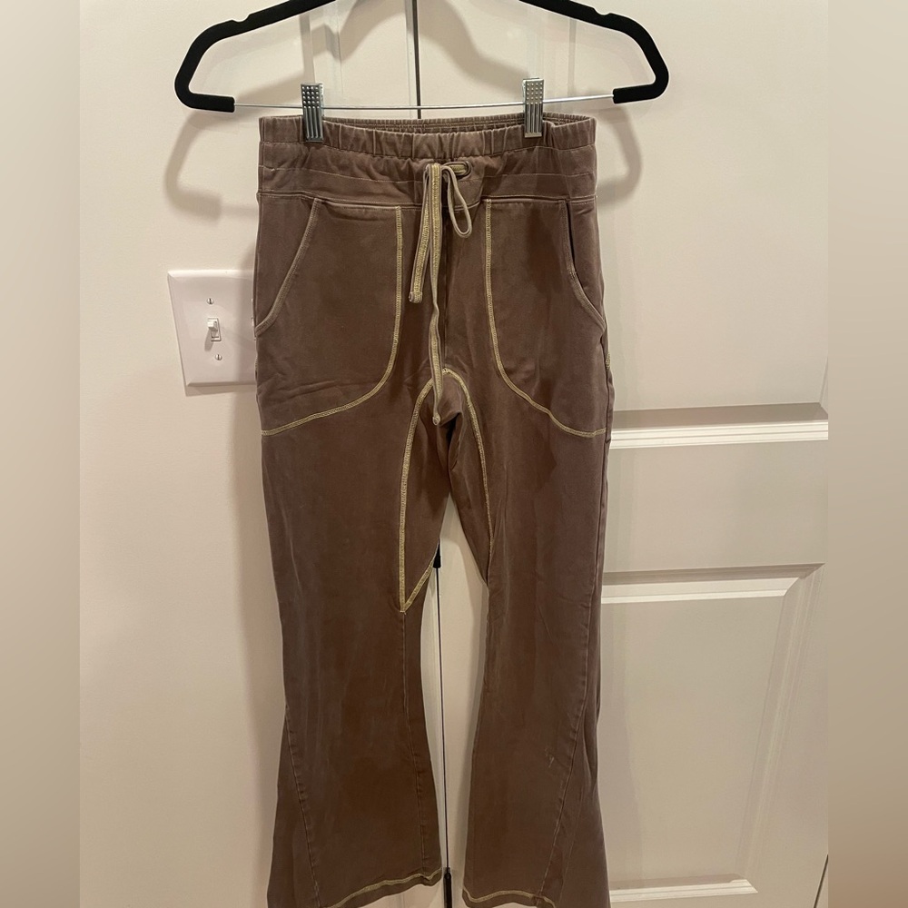 Free People Flow Flares
Brown with yellow stitching
Never worn, but no tags